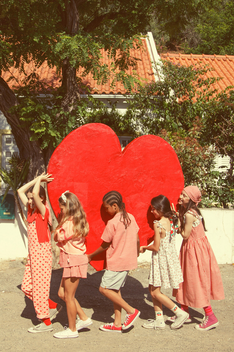 Piupiuchick socks | red with ecru heart