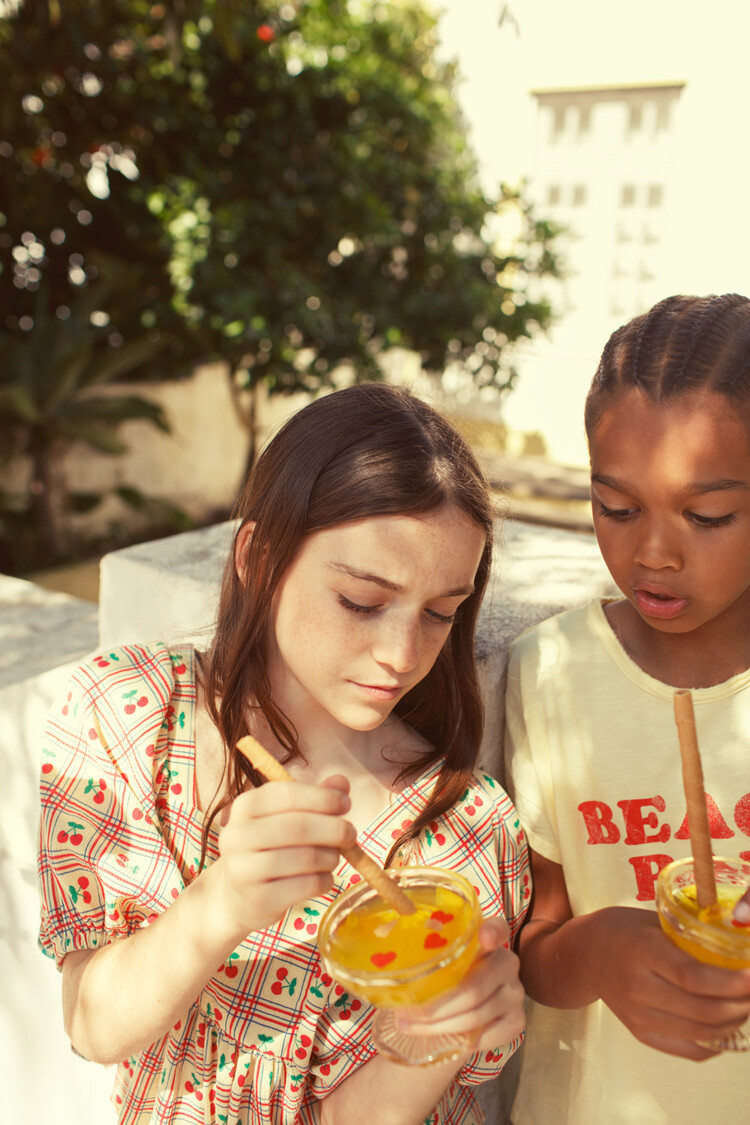 Piupiuchick t'shirt | light yellow w/ "beach bar" print