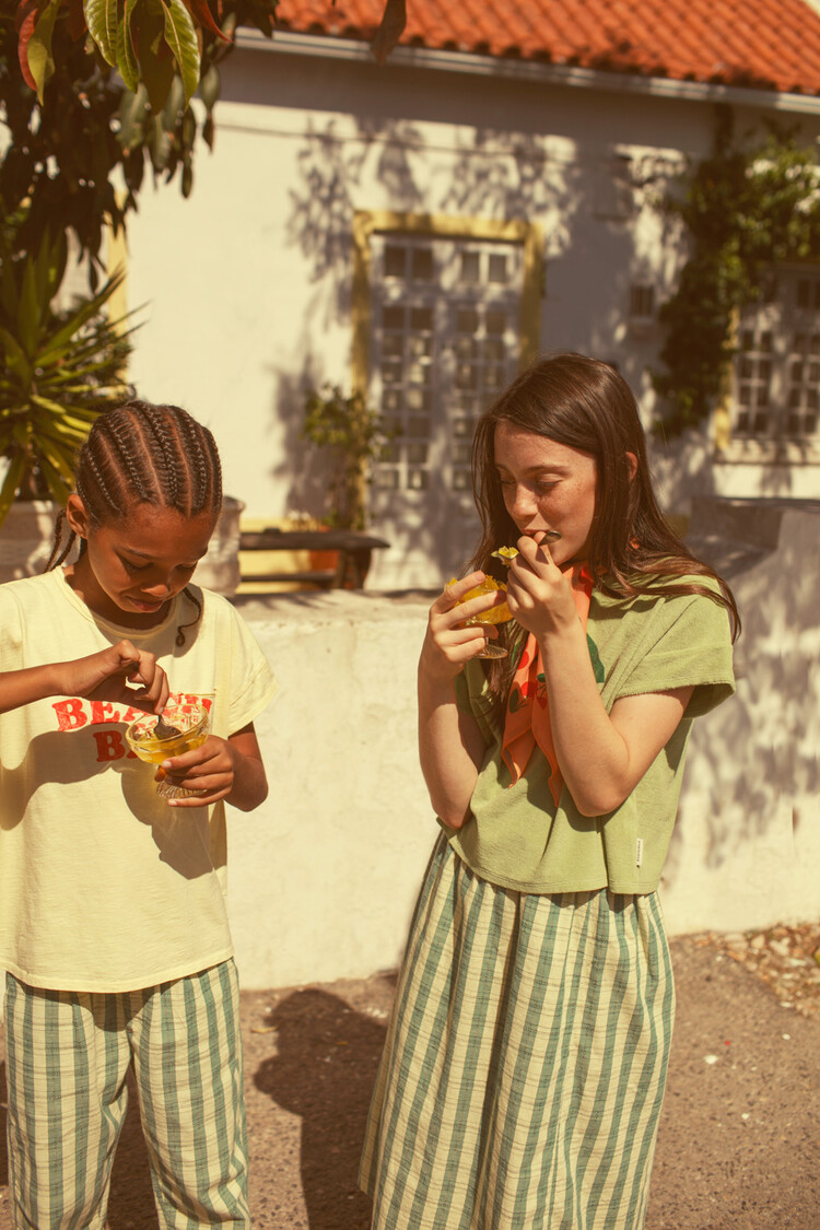 Piupiuchick t'shirt | light yellow w/ "beach bar" print