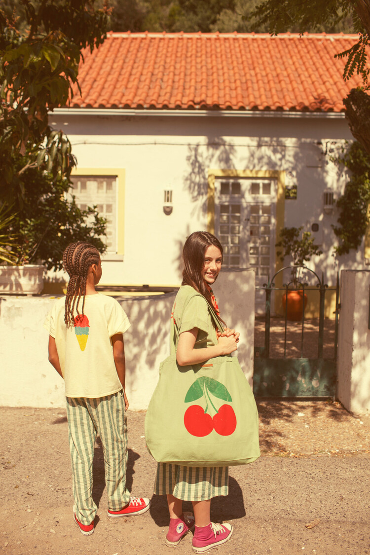 Piupiuchick t'shirt | light yellow w/ "beach bar" print