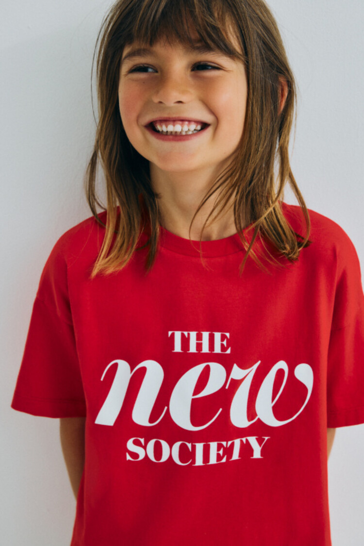 The New Society Maca T-Shirt - Tulip Red