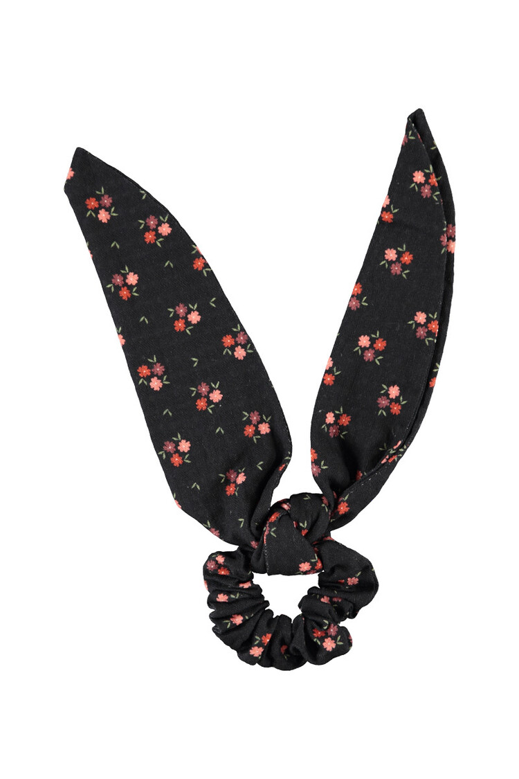 Piupiuchick scrunchie | black w/ flowers