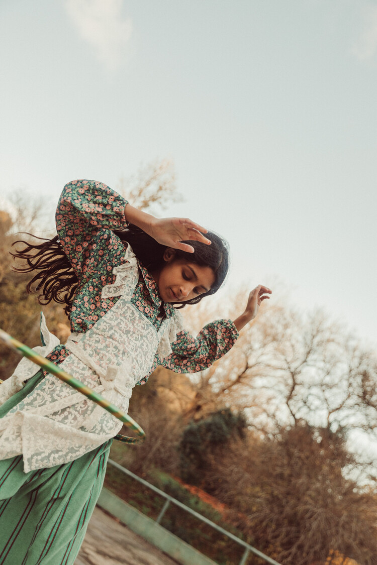 Piupiuchick blouse w/ round collar | green w/ multicolor flowers