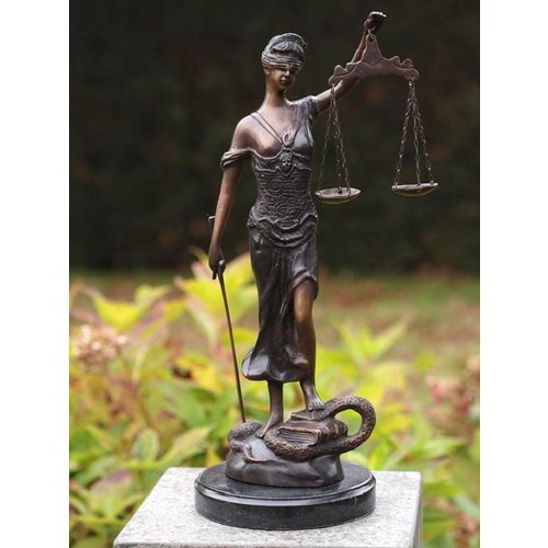Eliassen Kleine vrouw Justitia brons Eliassen Kleine vrouw Justitia brons