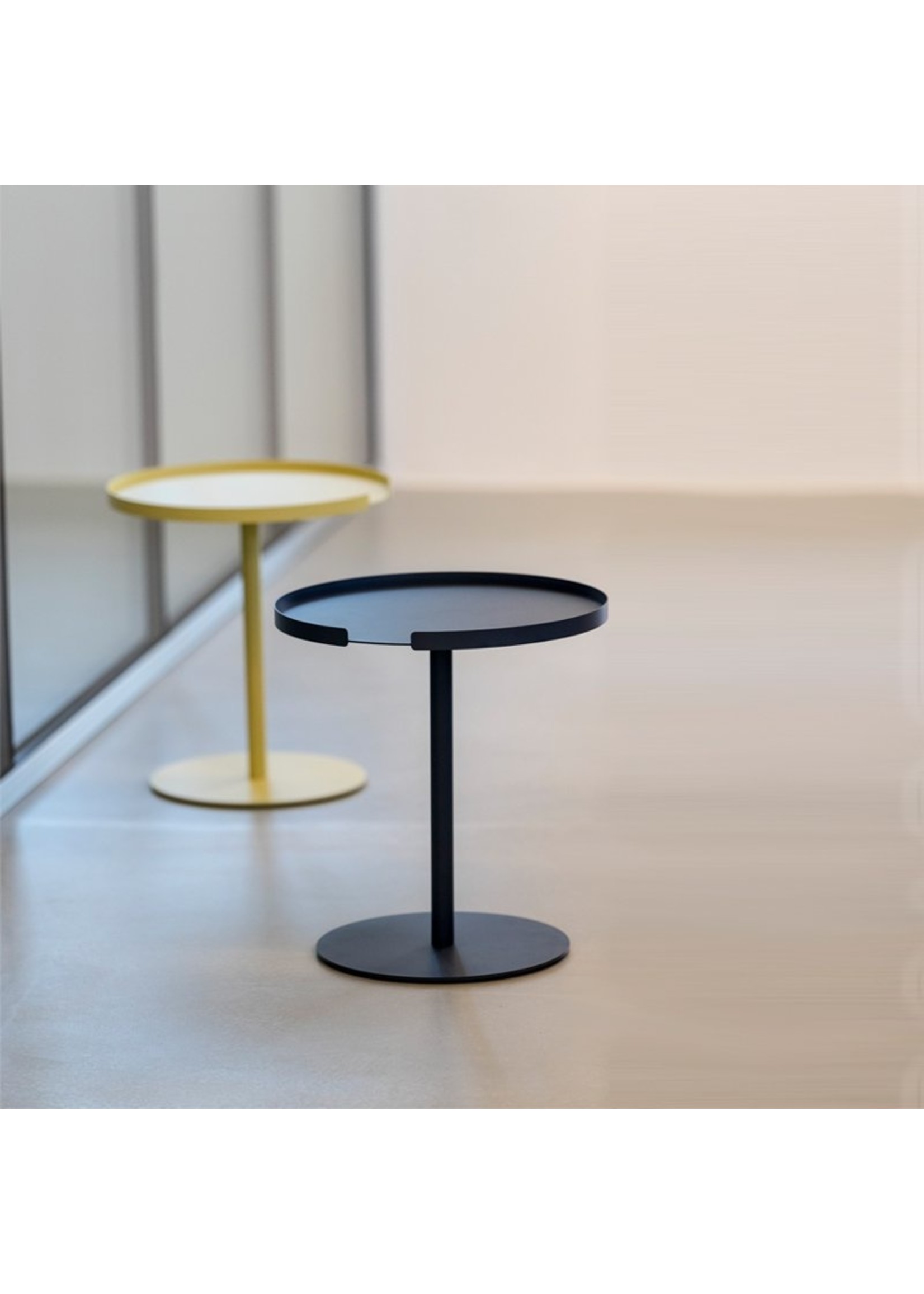 DesignBite BIG HUG SIDE TABLE ROUND BASE - lemon