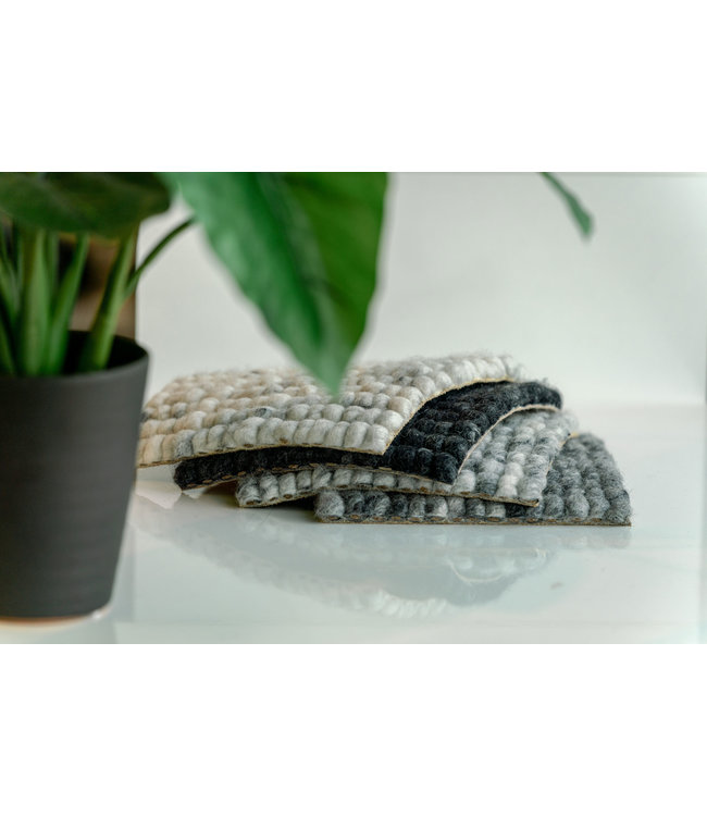 Barefoot Wollen Vloerkleed | New Zeeland | 140 x 200 | Zwart  (Op Maat - Nederlands Product)