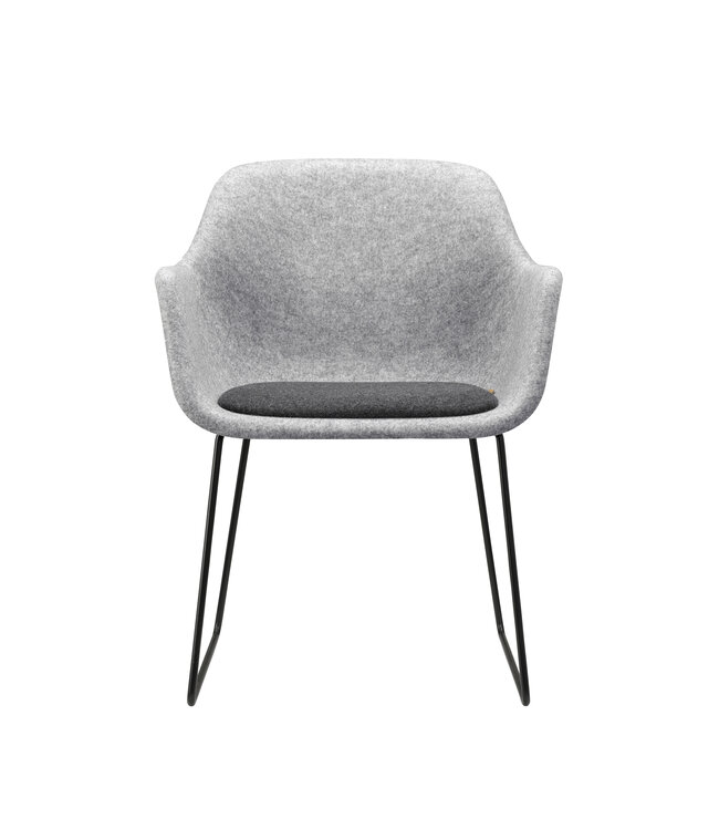 VEPA Felt - PET Stoel Lichtgrijs - Zwart Frame - 100% recycle plastic en staal - Zitting Zwart (Nederlands Product - BUUR Collectie)