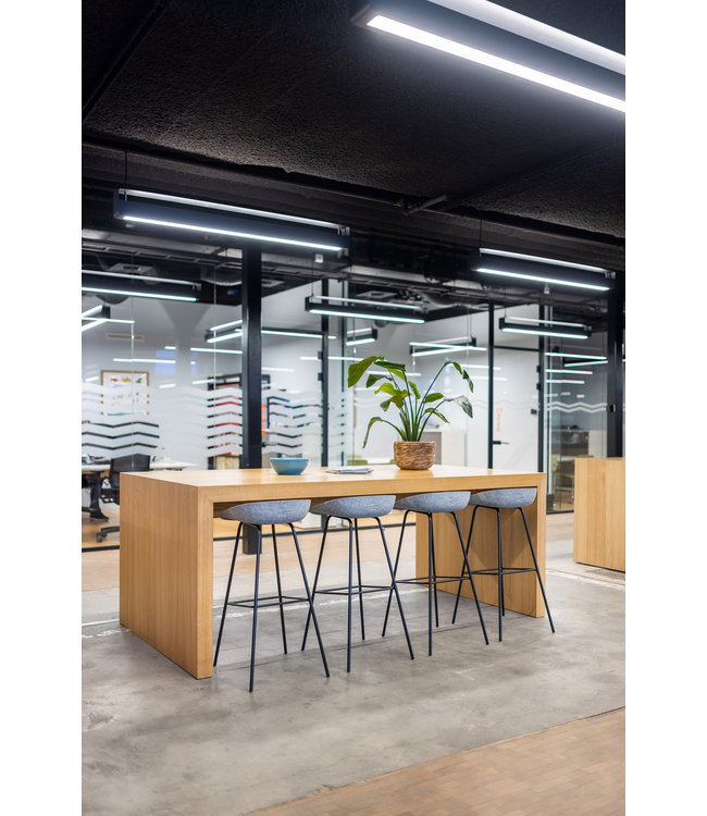 VEPA Felt High - PET Stoel Lichtgrijs - Zwart Frame - 100% recycle plastic en staal - Zitting Grijs (Nederlands Product - BUUR Collectie)