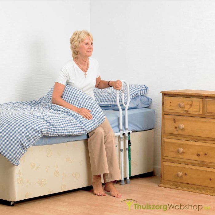 Bed bracket with support on the floor