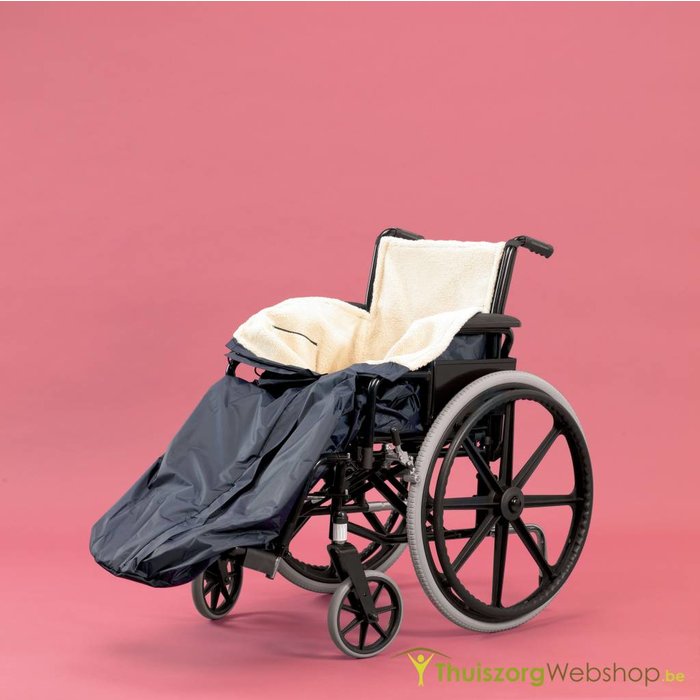 Leg and lower body protection with artificial fur for wheelchair as standard