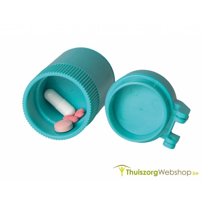 Pill pulverizer / splitter with 2 storage compartments