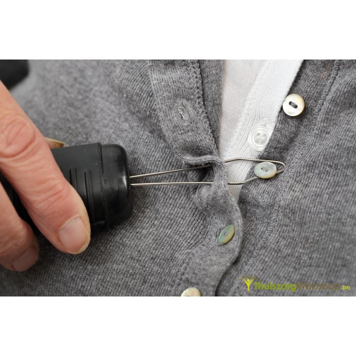 Button hook with thickened handle
