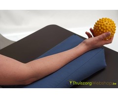 Wedge-shaped arm cushion