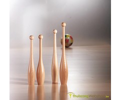 cône en bois