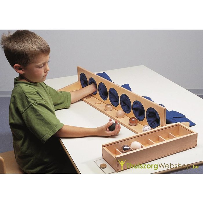 Wooden stand with 7 tactile pockets