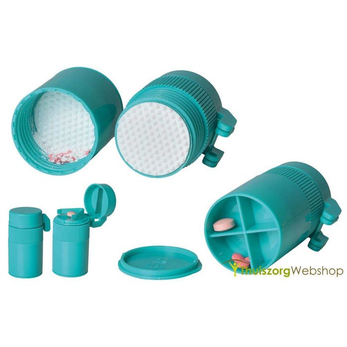 Pill pulverizer / splitter with 2 storage compartments