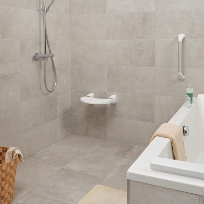 Compacte douchezit voor muurbevestiging