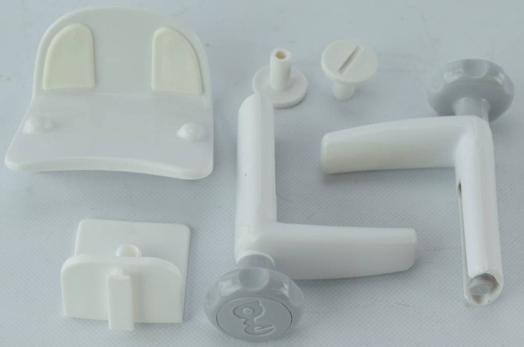 Surélévation de toilettes avec accoudoirs