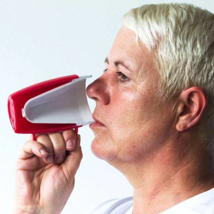 Insulating cup funnel shape with 1 handle