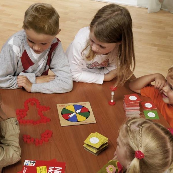 Jeu de communication créatif Nikitin