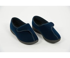 Low slipper with velcro closure