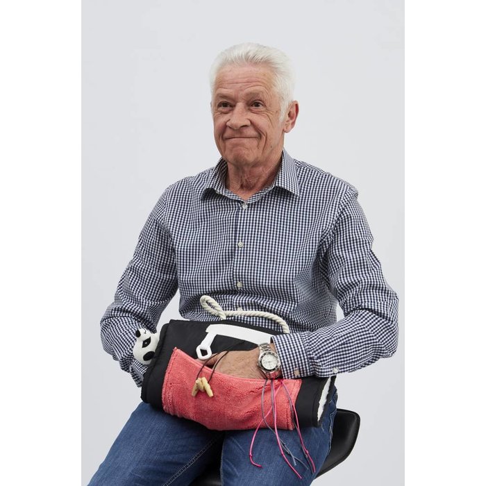 Experience muff with handle