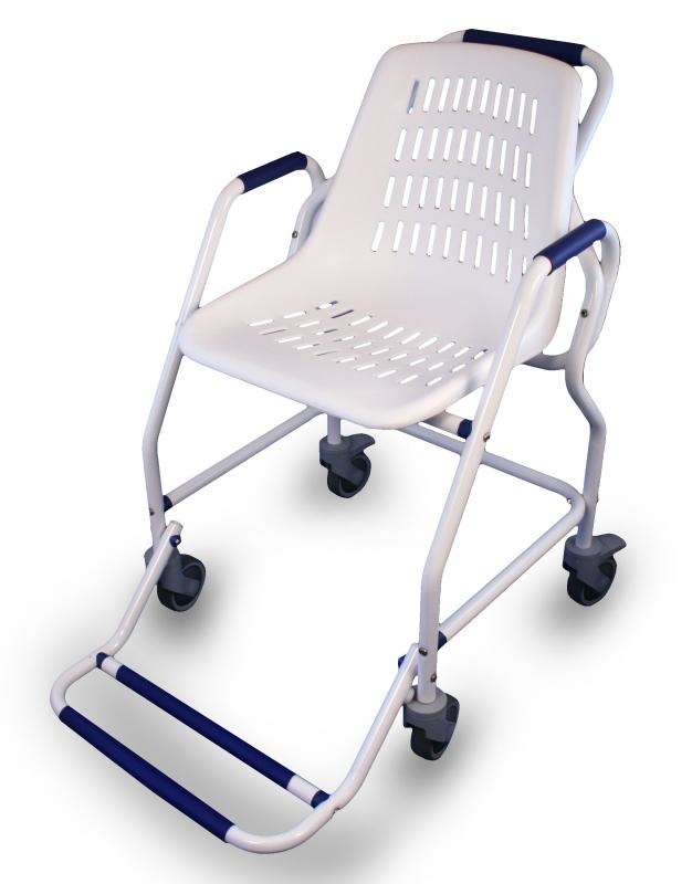 https://cdn.webshopapp.com/shops/231629/files/275074762/fauteuil-de-douche-avec-repose-pieds-rabattable.jpg