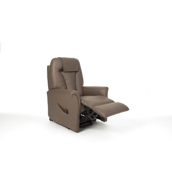 Comfortable Montreal relax chair with thick cushions