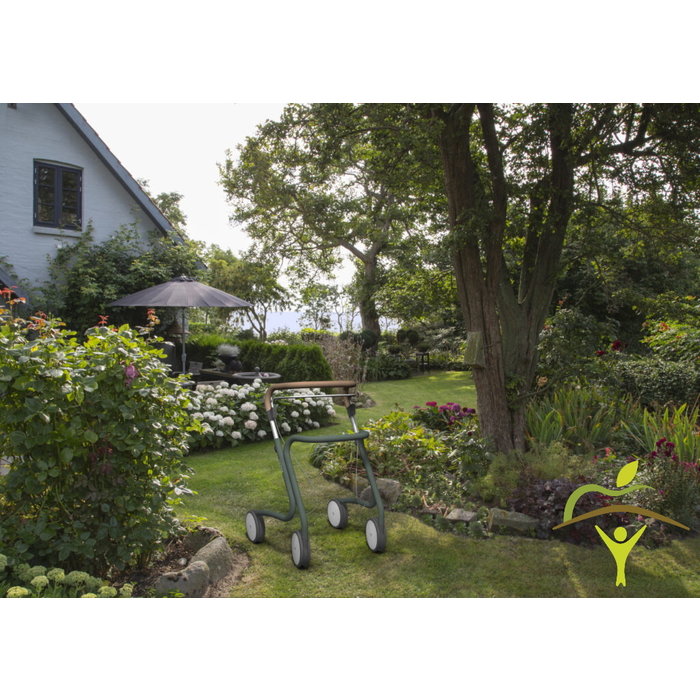 SCANDINAVIAN BUTLER - met mand en dienblad