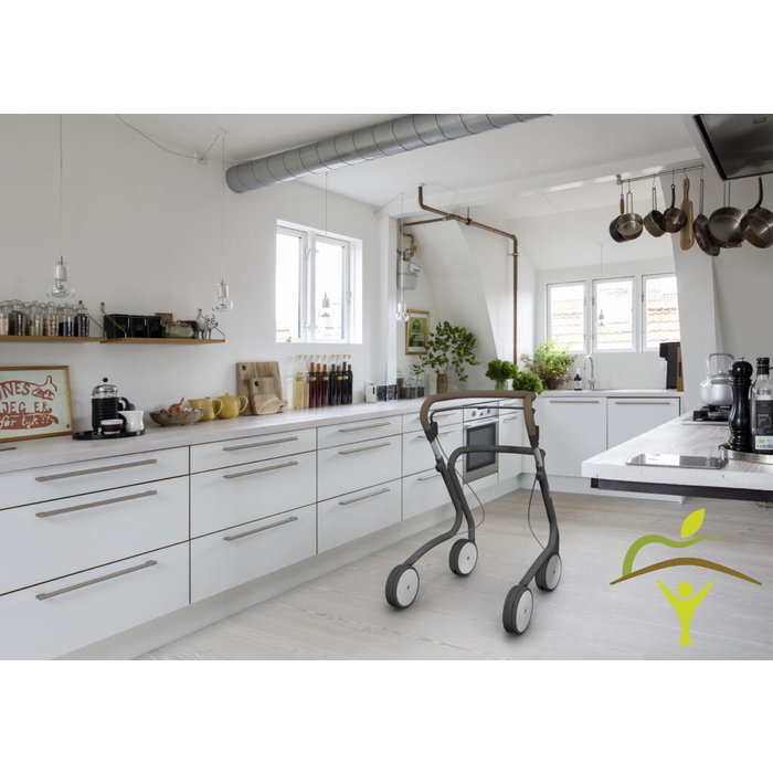 SCANDINAVIAN BUTLER - with basket and tray
