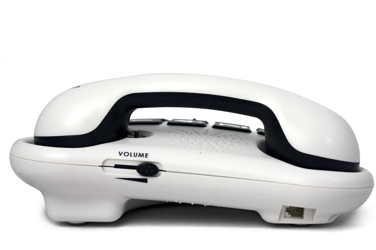 Fixed handset with adjustable hearing amplification