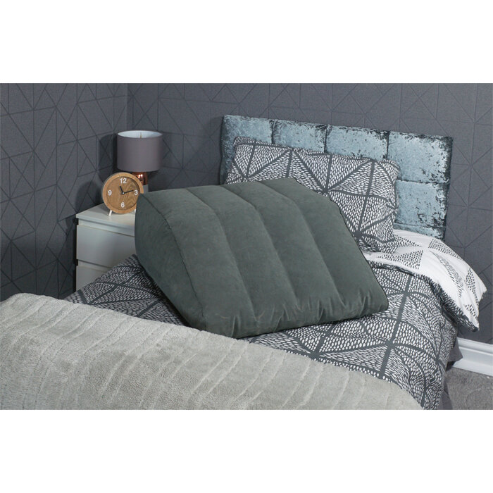 Inflatable leg wedge pillow