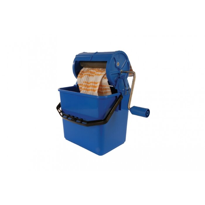 Wringer with bucket