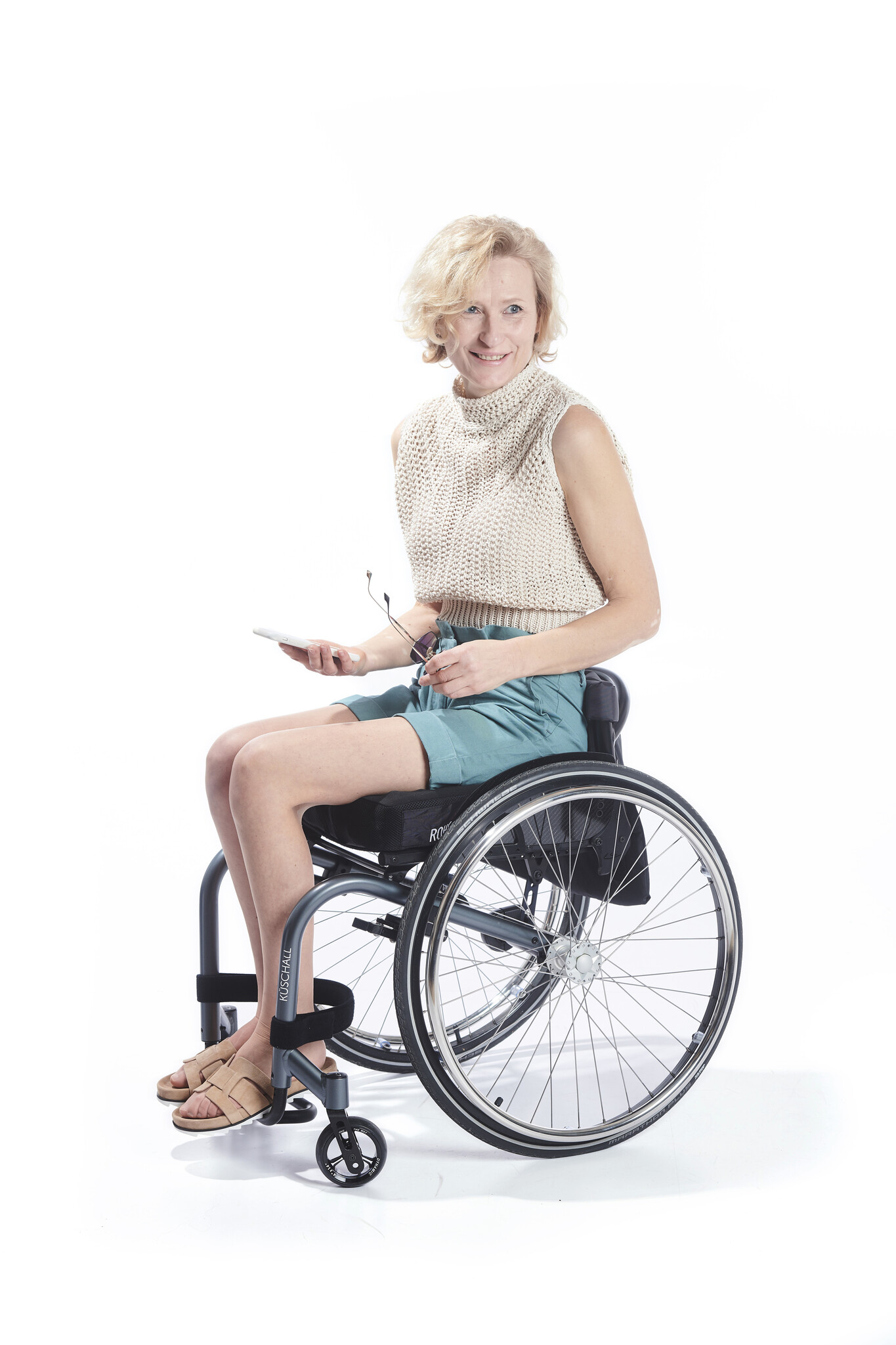 Wheelchair shorts with hook and eye - green cotton