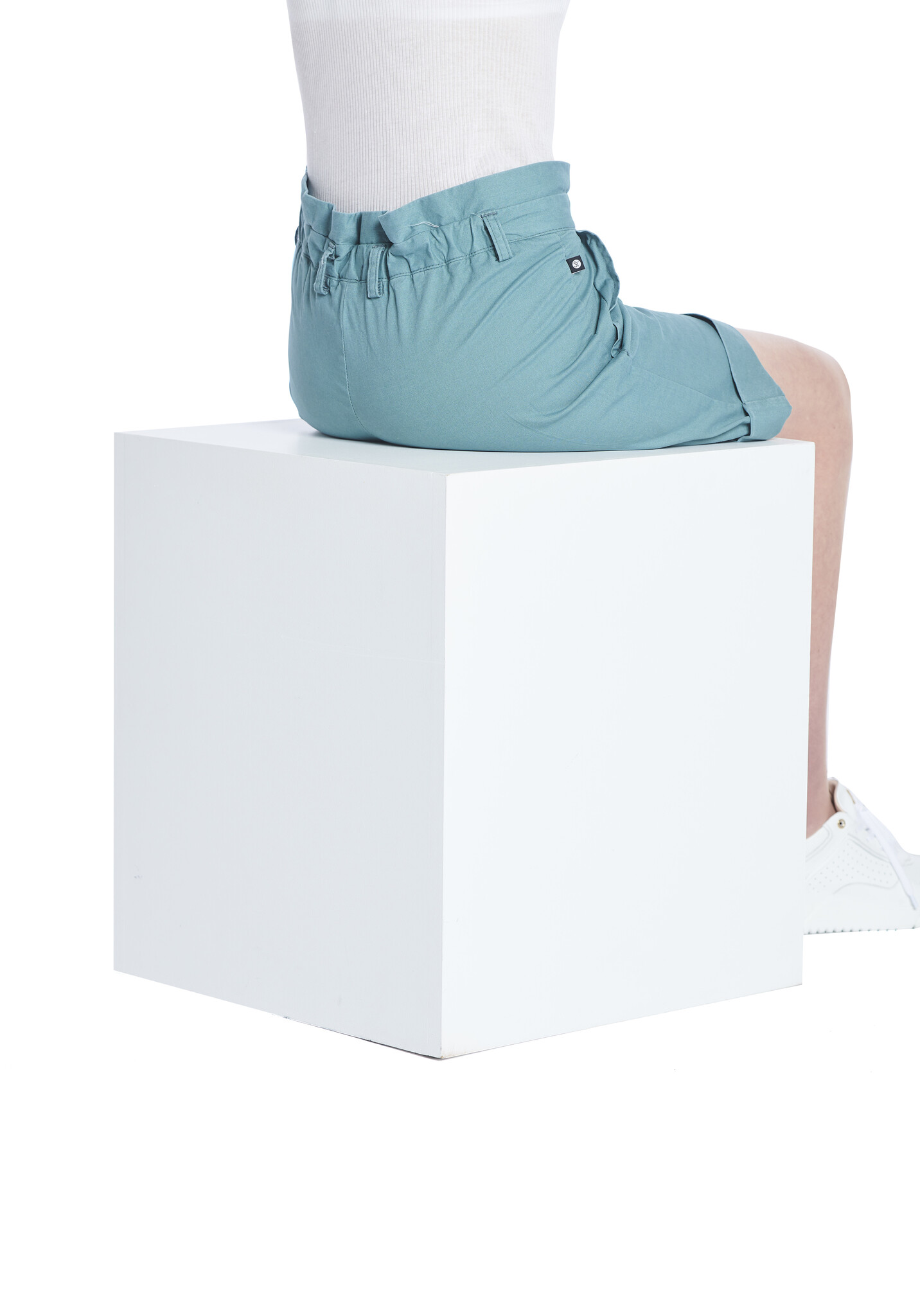 Wheelchair shorts with hook and eye - green cotton