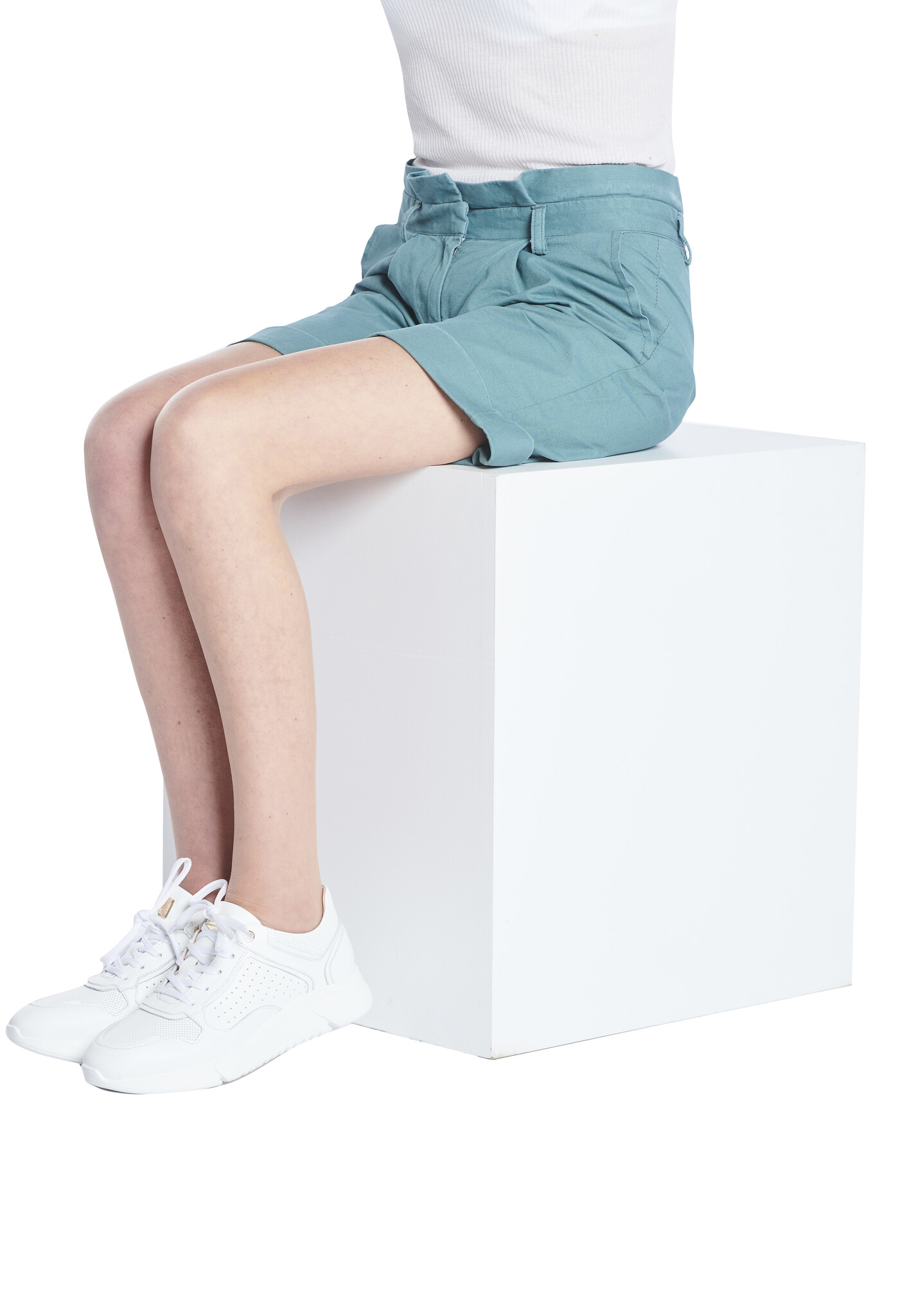 Wheelchair shorts with hook and eye - green cotton