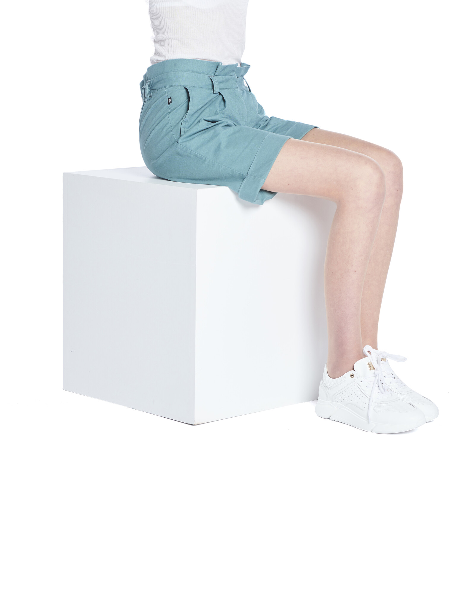 Wheelchair shorts with hook and eye - green cotton