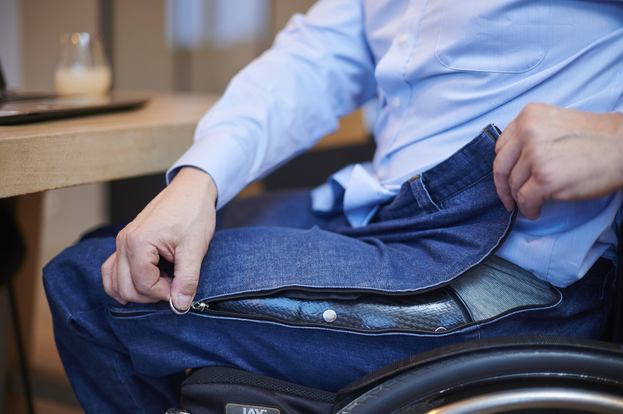 Rolstoelbroek met zijritsen - blauwe jeans