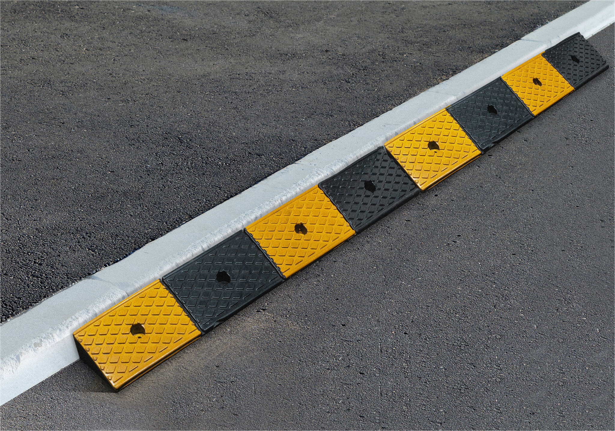 Aide au seuil en caoutchouc 40 x 1000 mm (par pièce)