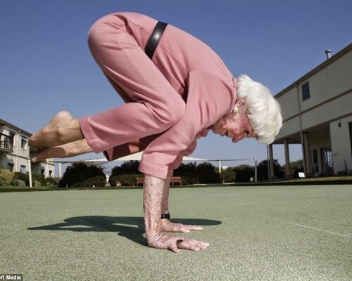 Healthy aging: Factors involved