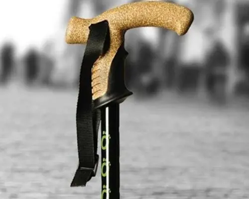 De vraag rijst: Een wandelstok gebruiken of niet?