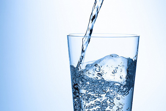Welk Water is het Beste voor Onze Gezondheid? Een Diepgaande Blik - ThuiszorgWebshop.be