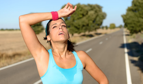 Hitteslag en Zonnesteek: Symptomen en Behandeling