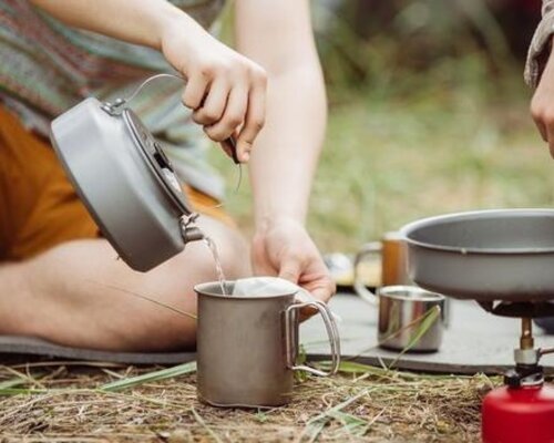 Koken op kamp: tien tips om een voedselvergiftiging te voorkomen