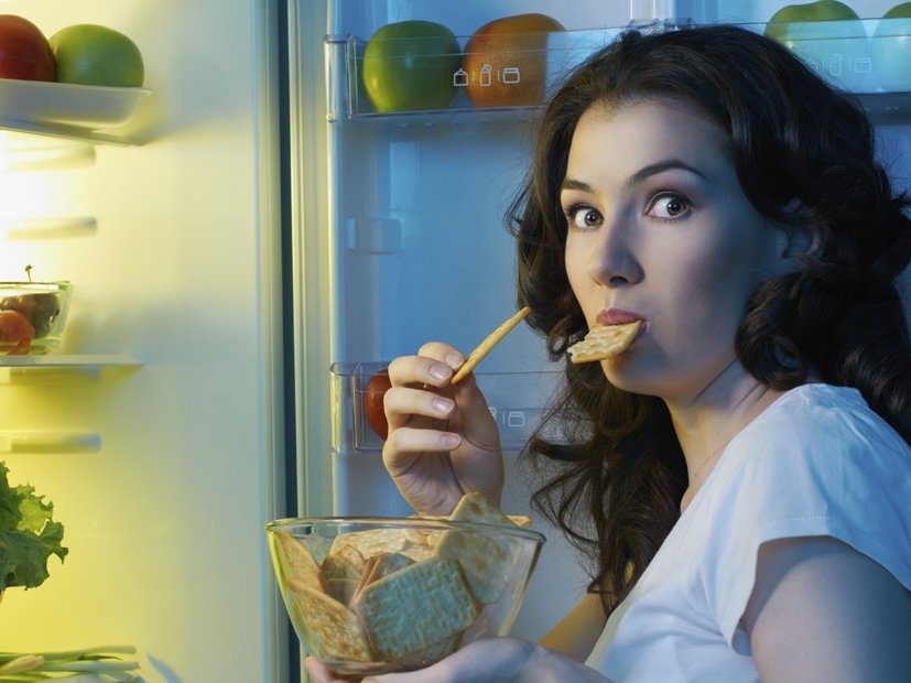 ’s Nachts opstaan om te eten: Onschuldig of niet?