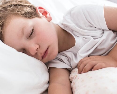 Tips voor een goede nachtrust voor je kind bij warm weer