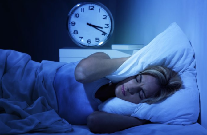 Waarom word je ’s nachts altijd wakker op hetzelfde uur?