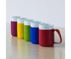 Insulating cup without funnel-shaped interior