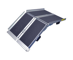 Foldable ramp
