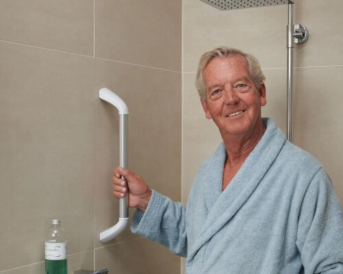 Support de toilette ou barre murale : quelle est la différence et quand utiliser l'une ou l'autre ?